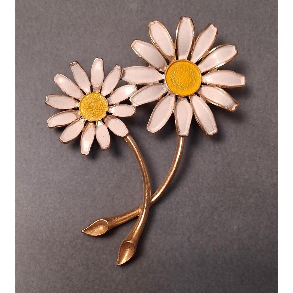 Vintage Weiss Enamel Flower Brooch Pin Daisy